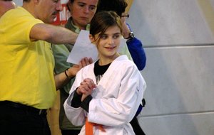 Mathilde en train de s'échauffer les poignets